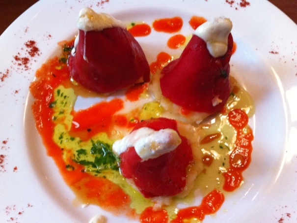 Restaurante La Sota d'Abastos Pimientos del piquillo rellenos de ajoarriero